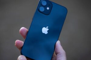 真夏にiPhoneを使用する際の注意点について