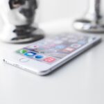 【iOS18】iPhoneのアプリのアイコンの色を統一する方法