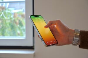 iPhoneでアプリの使用中にコントロールセンターを使う方法