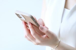 iPhoneのバッテリーを長持ちさせるためには自動ロックをオン