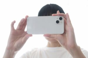 iPhoneの超広角レンズの歪みが気になるときの対処法