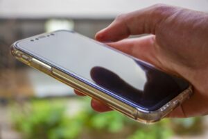 iPhoneのホーム画面でまとめてアプリを移動させる方法