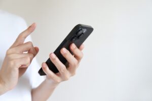 iPhoneのメッセージで背景をカスタマイズする方法