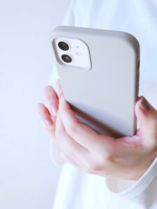iPhoneの位置情報やカメラから個人情報が漏れるのを防ぐ方法
