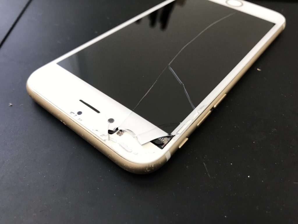ガラスが剥離したiPhone6