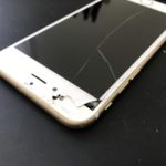 ガラスが剥離したiPhone6