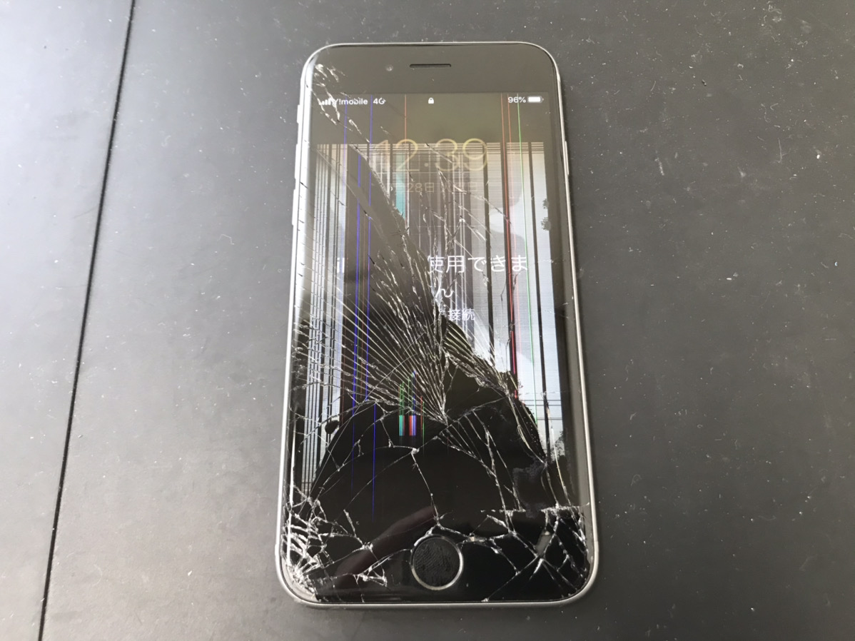 落下によって液晶が壊れたiPhone6s