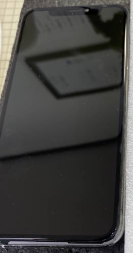 iPhoneXS画面割れ！