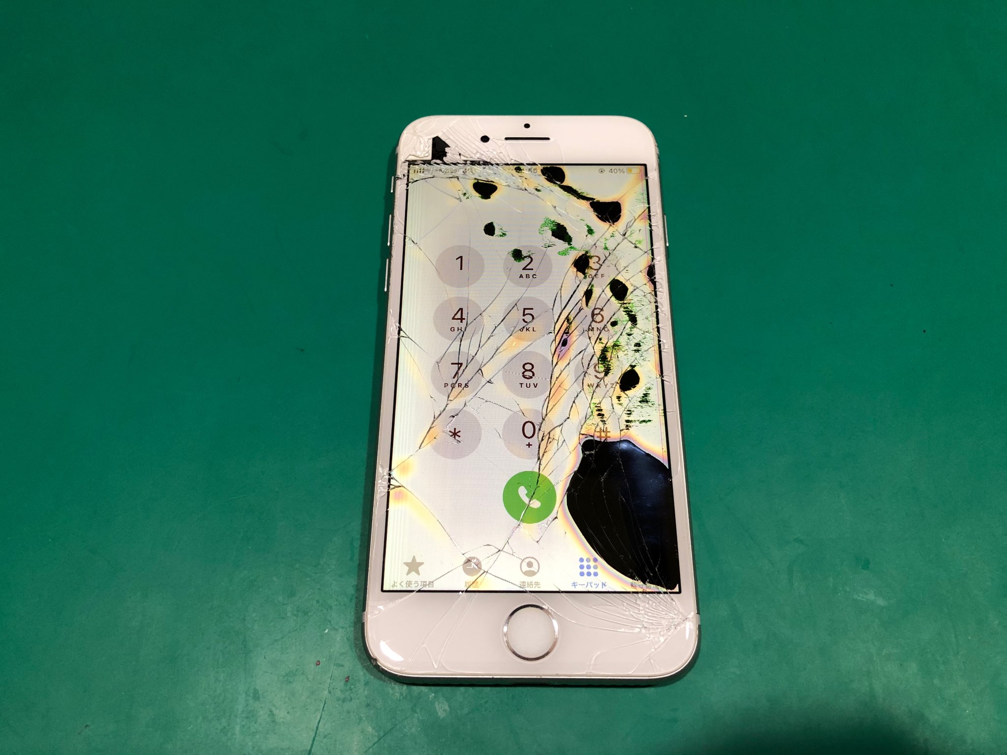 iPhone8 64G SIMフリー ジャンク品 液晶ガラス割れ - 携帯電話本体