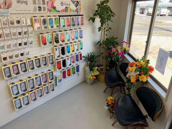 iPhone修理専門-モバイル修理.jp　瀬戸店　店内