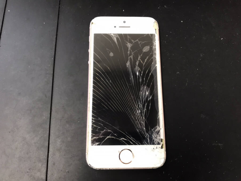 画面が割れた初代iphoneseのタッチ操作が全くできなくなった Iphone修理専門店 モバイル修理 Jp