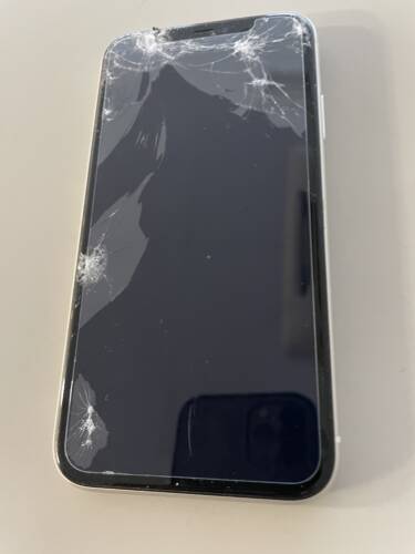 iPhone11 フロントパネル修理