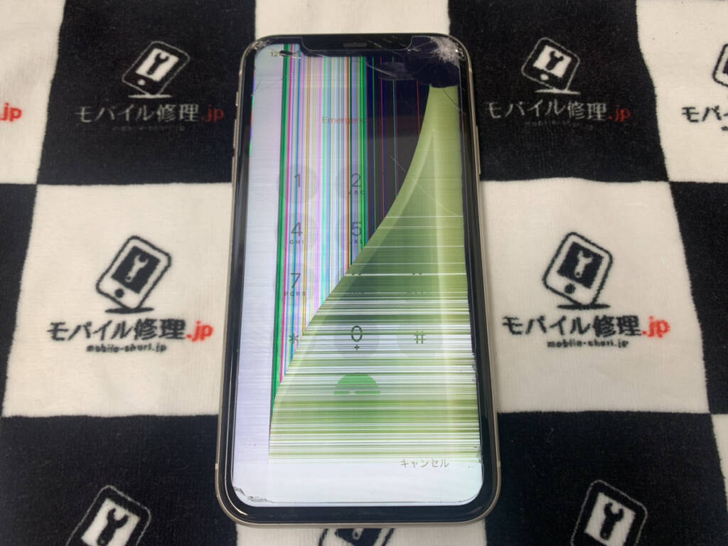 液晶が壊れているiPhoneXR