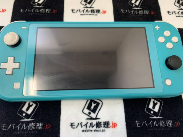 画面が真っ暗になったNintendo Switch Liteの液晶交換修理