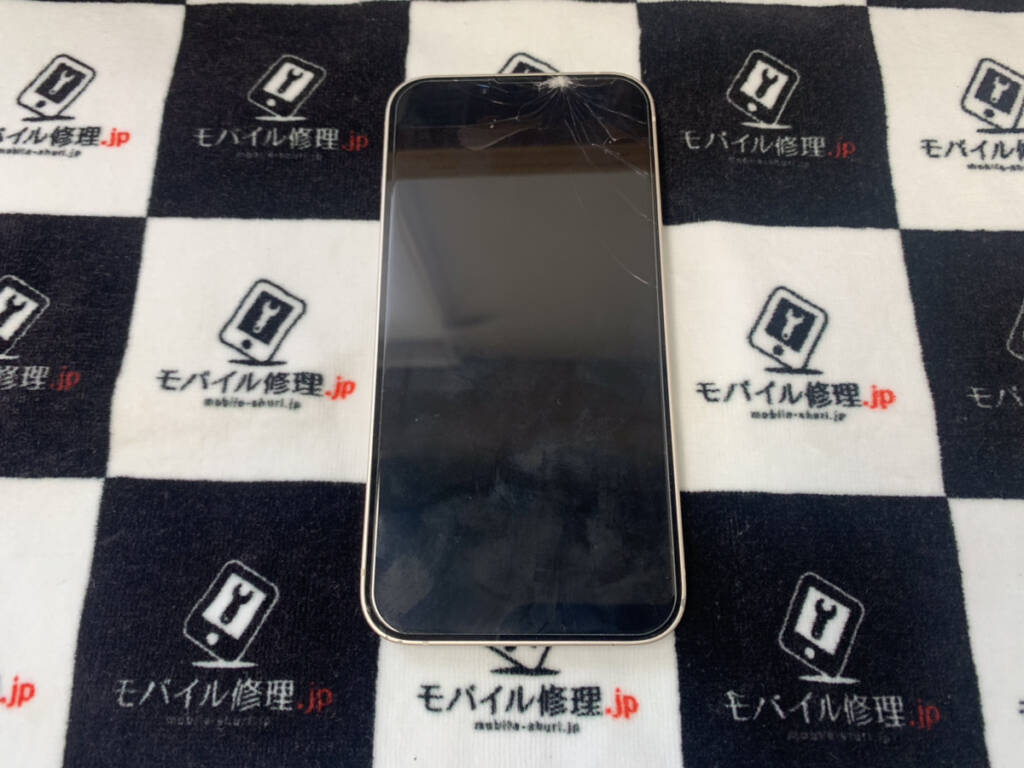 画面が割れているiPhone14