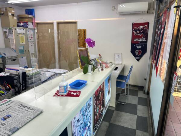 iPhone修理専門-モバイル修理.jp 鹿嶋中央店 店内