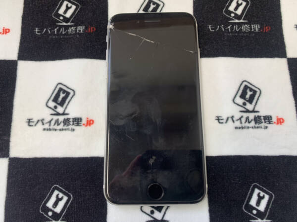気付いたら画面が真っ暗になっていたiPhoneSE3の復旧修理依頼