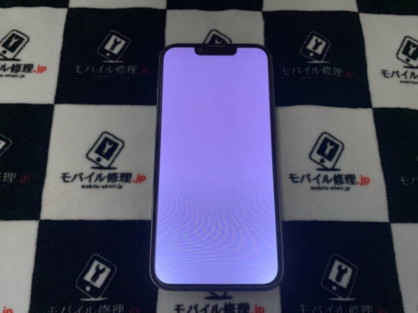 落下の衝撃で「ホワイトアウト」現象になったiPhone13Proの画面交換修理