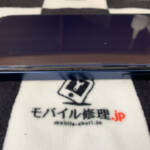 画面が浮いているiPhone12
