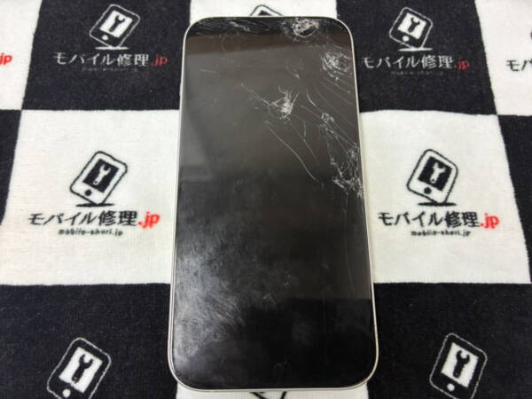 【iPhone16】重度の画面破損も最短30分で綺麗に修理します