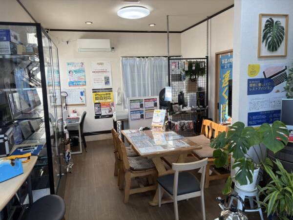 iPhone修理専門-モバイル修理.jp 那須塩原店 店内