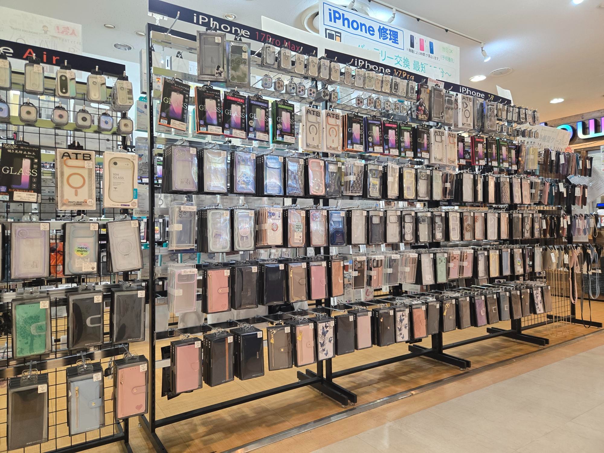 スマホケース 大量入荷 ニットーモール熊谷店